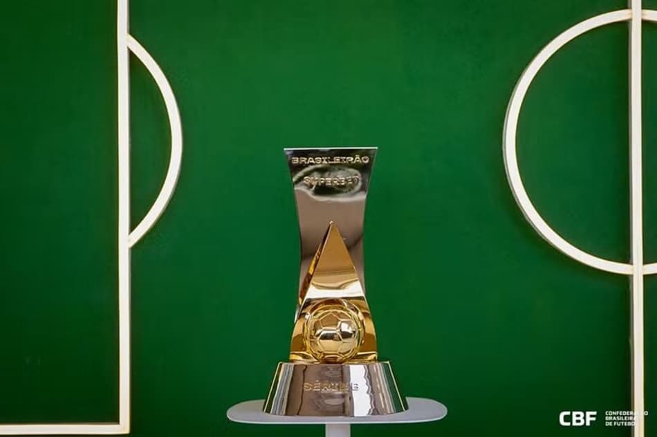 Troféu taça Série B 2025 (Foto: Junior Souza/CBF)