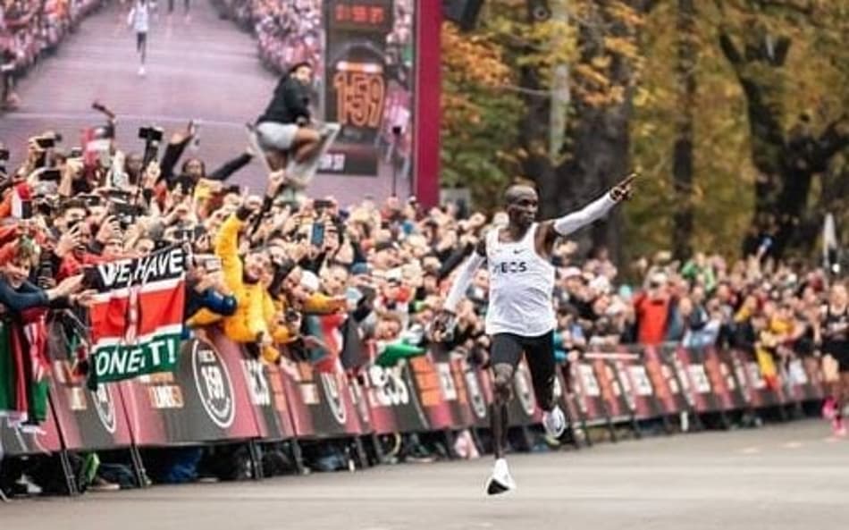 Eliud Kipchoge promove tour internacional por maratonas ao redor do mundo (Foto: dsm-firmenich Running Team)