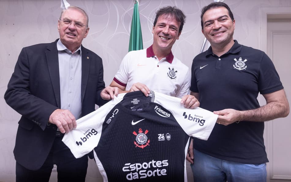 Osmar Stabile, Fernando Diniz e Marcelo Paz (Foto: Foto: Rodrigo Coca/Agência Corinthians)