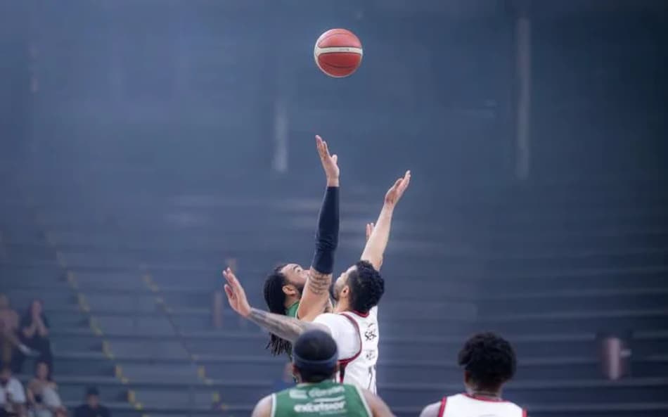 Flamengo e União Corinthians durante partida do NBB em Santa Cruz do Sul (Foto: Divulgação)
