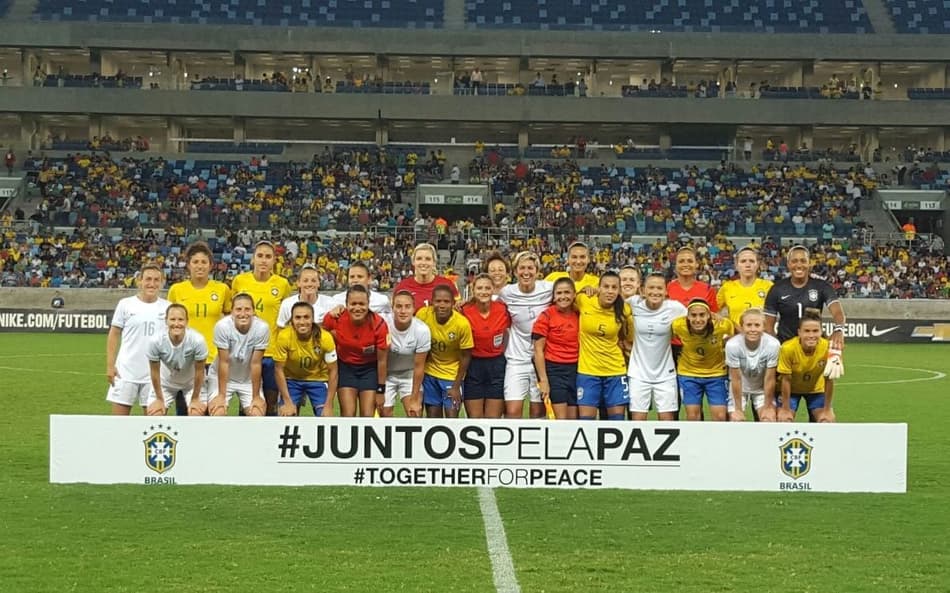 Seleção Feminina goleou a Nova Zelândia por 5 a 1, em seu primeiro jogo na Arena Pantanal, em Cuiabá, em 1º de dezembro de 2015 Créditos: Divulgação/CBF