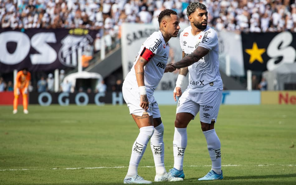 Neymar e Gabriel Barbosa durante clássico entre o Santos e o Corinthians. (Foto: Rodilei Morais /Fotoarena/Folhapress)