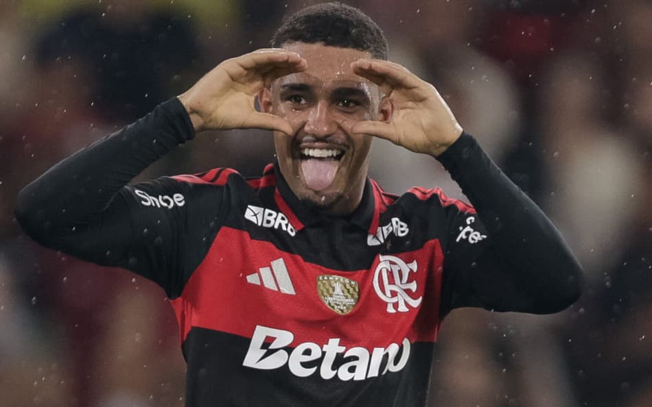 Samuel Lino comemora gol com a camisa do Flamengo (Foto: Ruano Carneiro / Carneiro Images/Fotoarena/Folhapress)