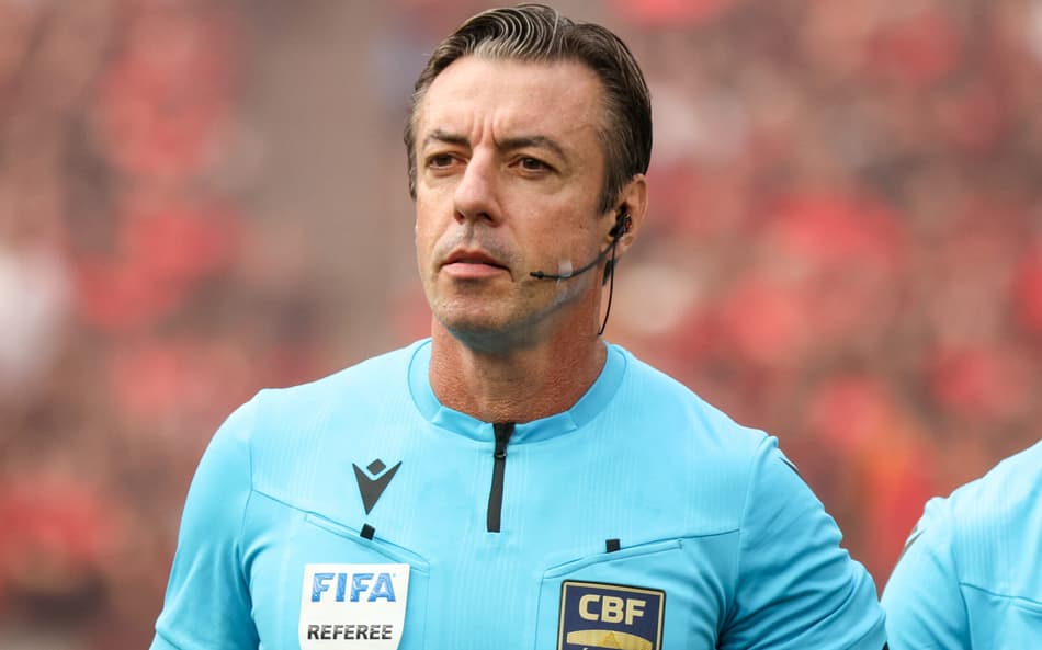 Raphael Claus apitou Corinthians x Palmeiras (Foto: Robson Mafra/AGIF/Folhapress)