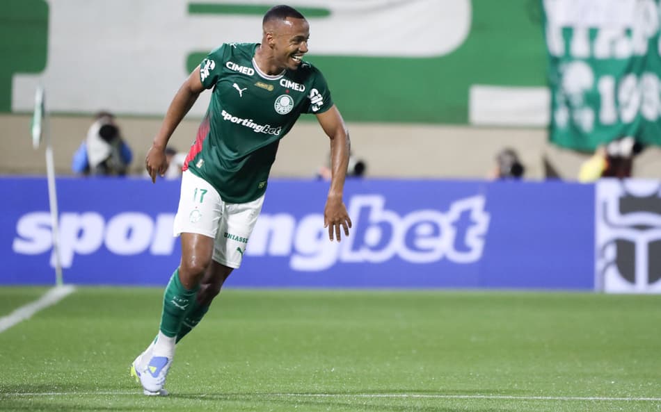 Marlon Freitas, volante do Palmeiras, comemora gol marcado
