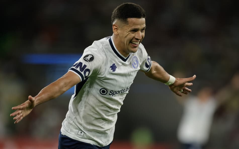 Alex Arce, ex-alvo de Corinthians e Palmeiras, decidiu jogo contra o Fluminense (Foto: Ruano Carneiro / Carneiro Images/Fotoarena/Folhapress)