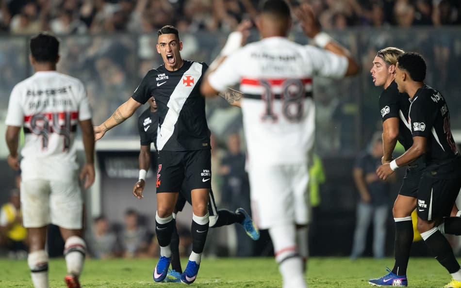 Em noite de homenagem para Roberto Dinamite, Vasco vence o São Paulo de virada