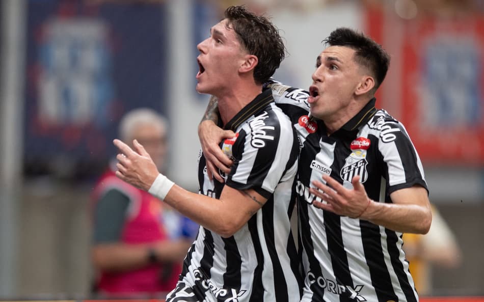 Rollheiser comemora gol do Santos contra o Bahia. (Foto: Jhony Pinho/AGIF/Folhapress)