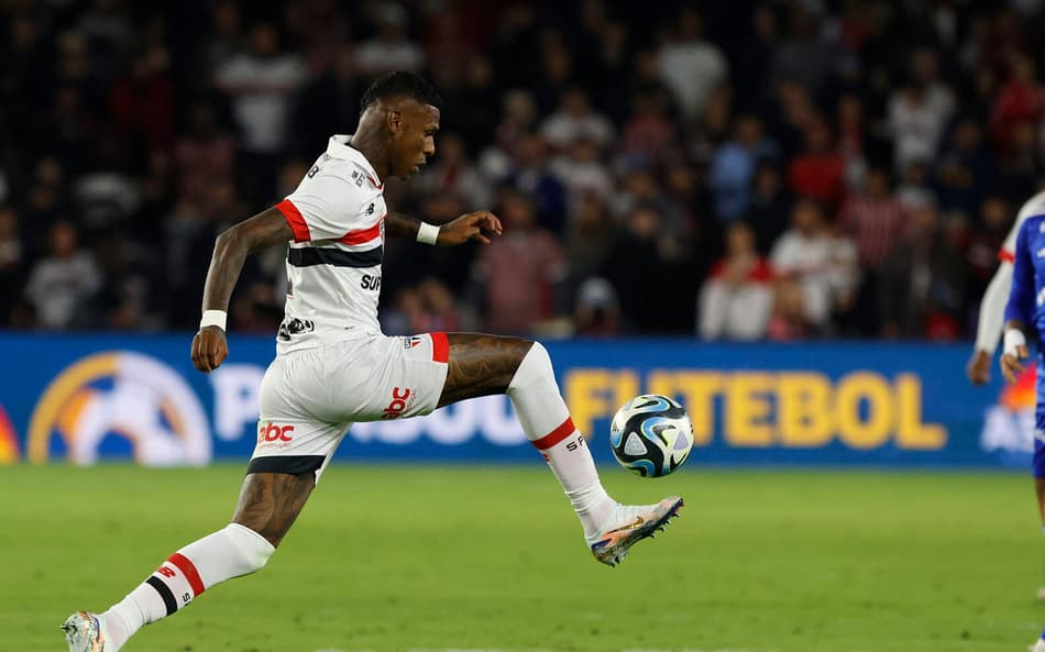 Arboleda foi um dos nomes que retornou com o São Paulo para o Brasil antes do fim da pré-temporada