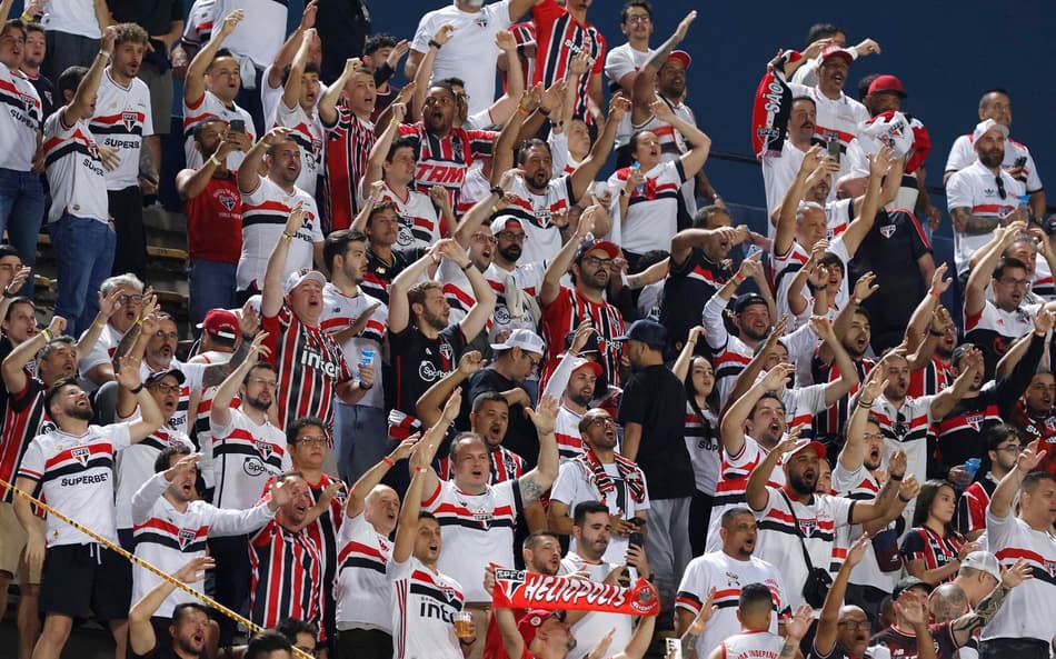 Jornalista critica atitude da torcida do São Paulo: 'Não é possível'