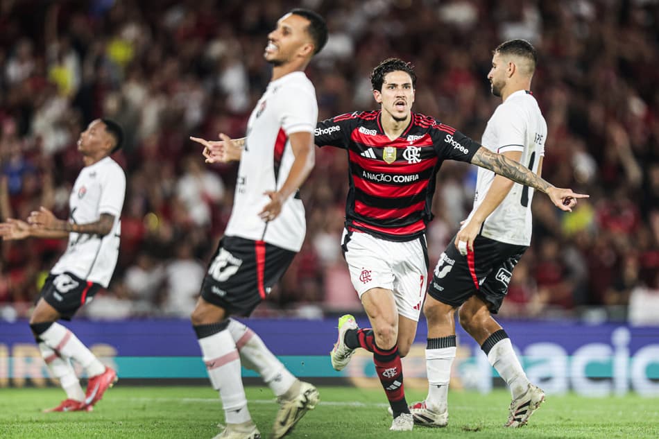 Pedro comemora gol em Flamengo x Vitória (Foto: Gilvan de Souza/Flamengo)