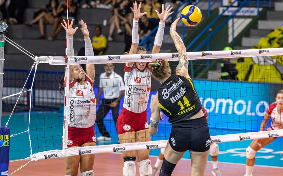 Payton Caffrey em Praia Clube x Tijuca pela Superliga Feminina 25/26 (Foto: Bruno Cunha)