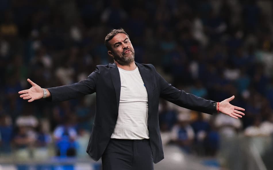 Análise: Artur Jorge soluciona problemas e dá cara de 'time arrumado' ao Cruzeiro