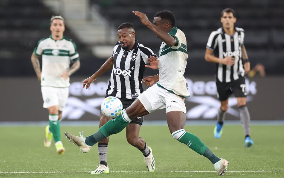Edenilson vem em boa sequência pelo Botafogo (Foto: Vítor Silva/Botafogo)