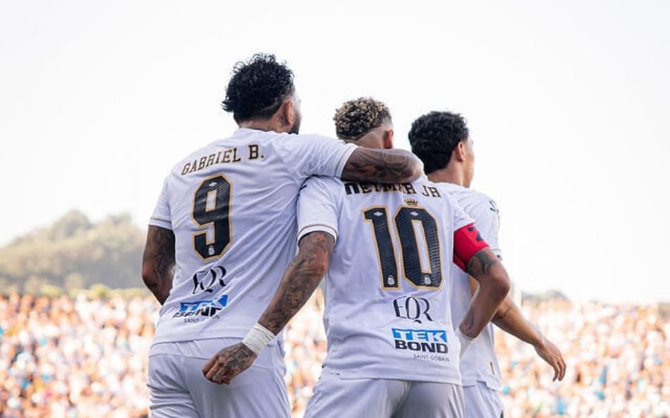Gabriel Barbosa e Neymar em partida do Santos na Vila Belmiro. (Foto: Raul Barletta/ Santos FC)