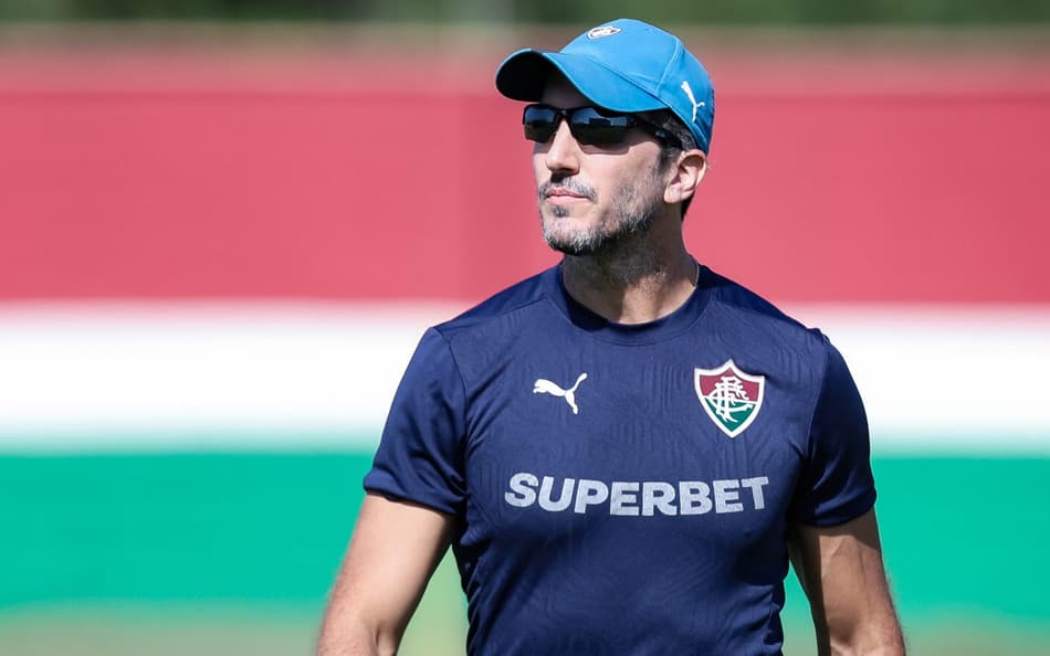 Zubeldía em treinamento do Fluminense (Foto: Marcelo Gonçalves/ Fluminense FC)