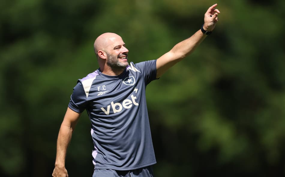 Franclim Carvalho é o técnico do Botafogo (Foto: Vítor Silva/Botafogo)