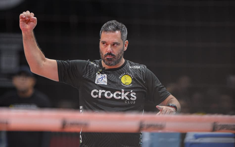 Técnico do Praia Clube exalta evolução de time 'desacreditado' na Superliga