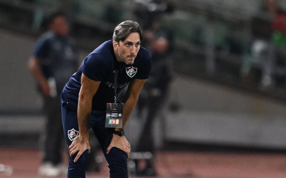 Zubeldía no campo em La Guaira x Fluminense pela Libertadores (Foto: Juan BARRETO / AFP)