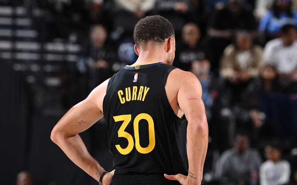 Stephen Curry, do Golden State Warriors, em partida contra LA Clippers (Foto: Juan Ocampo/NBAE via Getty Images/AFP)