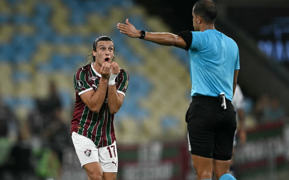 Falha de Canobbio em Fluminense x Rivadavia viraliza: 'Nada explica'