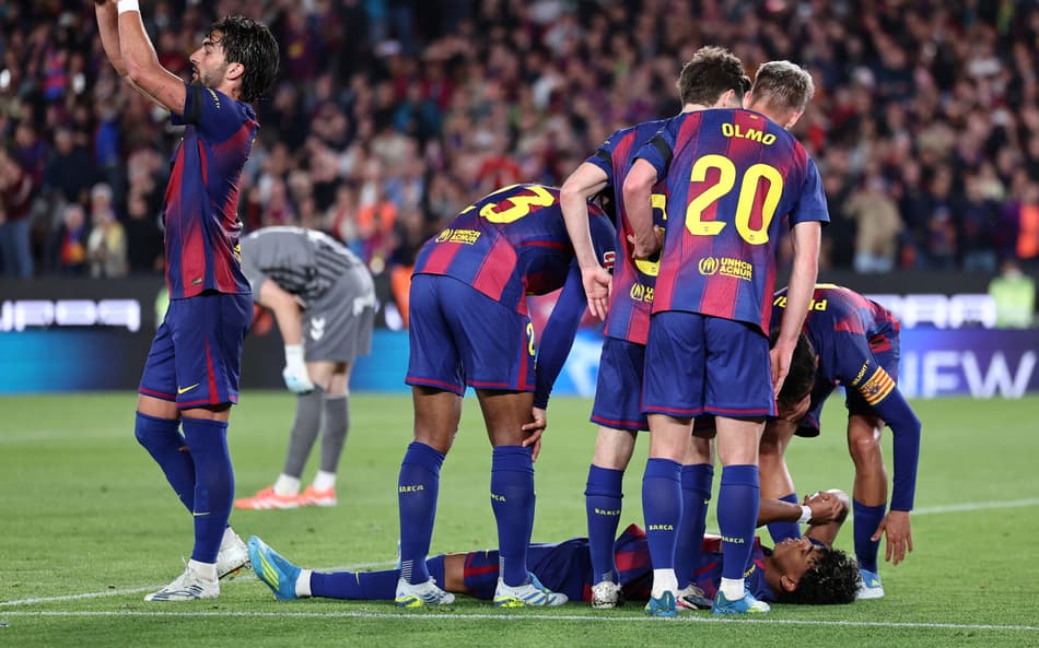 Alerta vermelho: Yamal sente lesão e preocupa Barcelona e Espanha