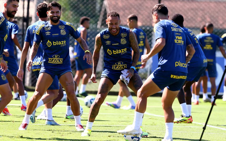 Neymar treina com o elenco do Santos no CT Rei Pelé. (Foto: Mauricio De Souza/AGIF)