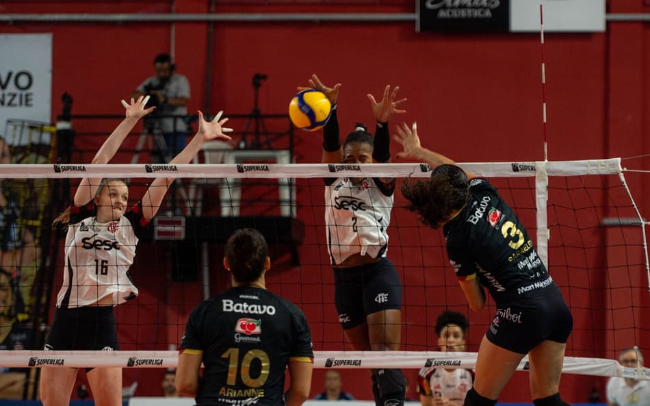 Sesc RJ Flamengo vence Mackenzie no jogo 1 das quartas de final da Superliga 25/26 (Foto: Alessandra Torres)