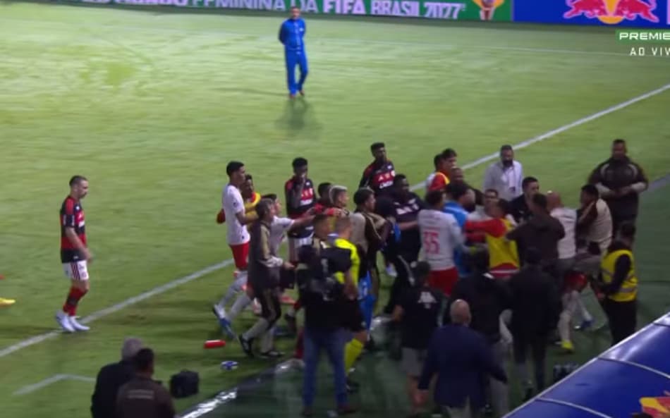 Discussão após jogo entre Bragantino x Flamengo vira assunto: 'Que vergonha'
