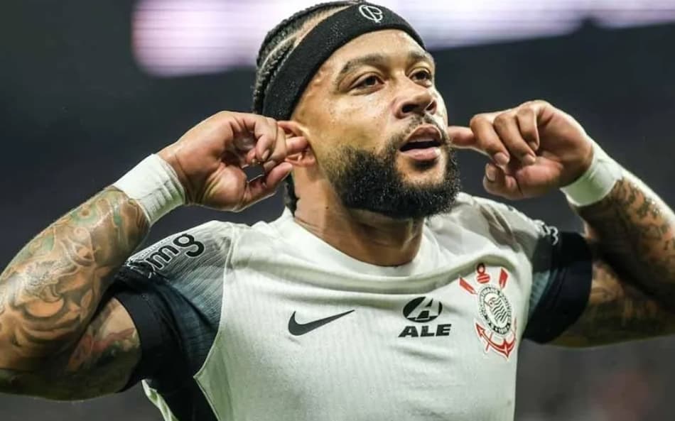 Memphis é criticado por jornalista (Foto: Reprodução/X/Brasileirão)