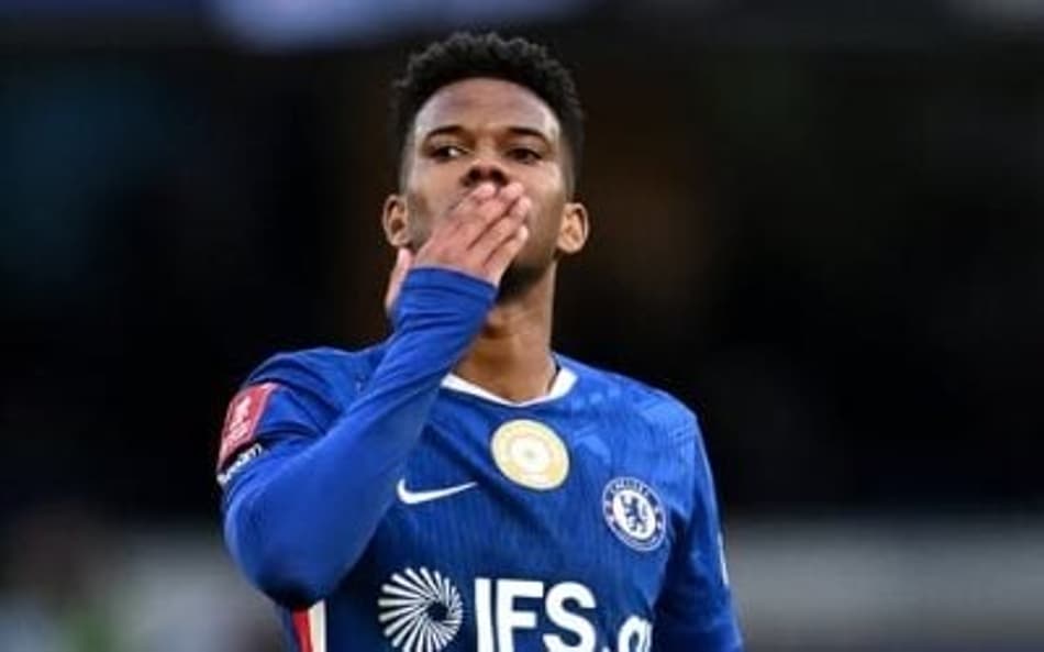 Estevão comemora gol do Chelsea pela Copa da Liga Inglessa. (Foto: Divulgação/ Chelsea)