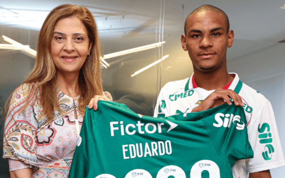 Eduardo Conceição assinou primeiro contrato profissional com o Palmeiras