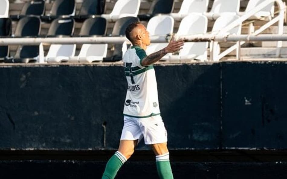 Breno Lopes comemora gol contra o Botafogo. (Foto: JP Pacheco/Coritiba)