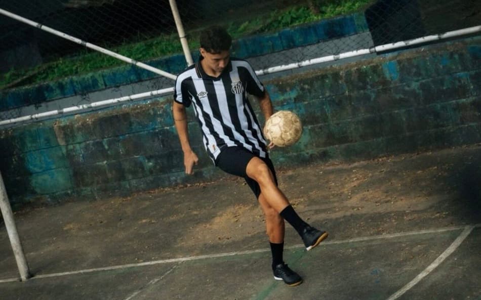 Novo uniforme 2 tem as coordenadas da Vila Belmiro. (Foto: Divulgação/ Santos FC)