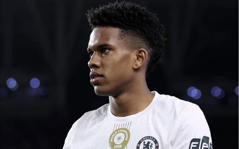 Preocupa? Técnico do Chelsea fala sobre situação de Estêvão: 'Devastador'