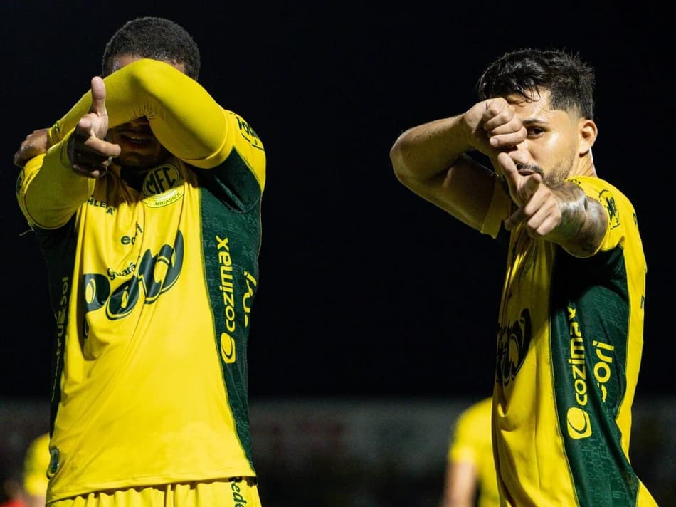 Jogadores do Mirassol comemoral gol (Foto: JP Pacheco/Mirassol)