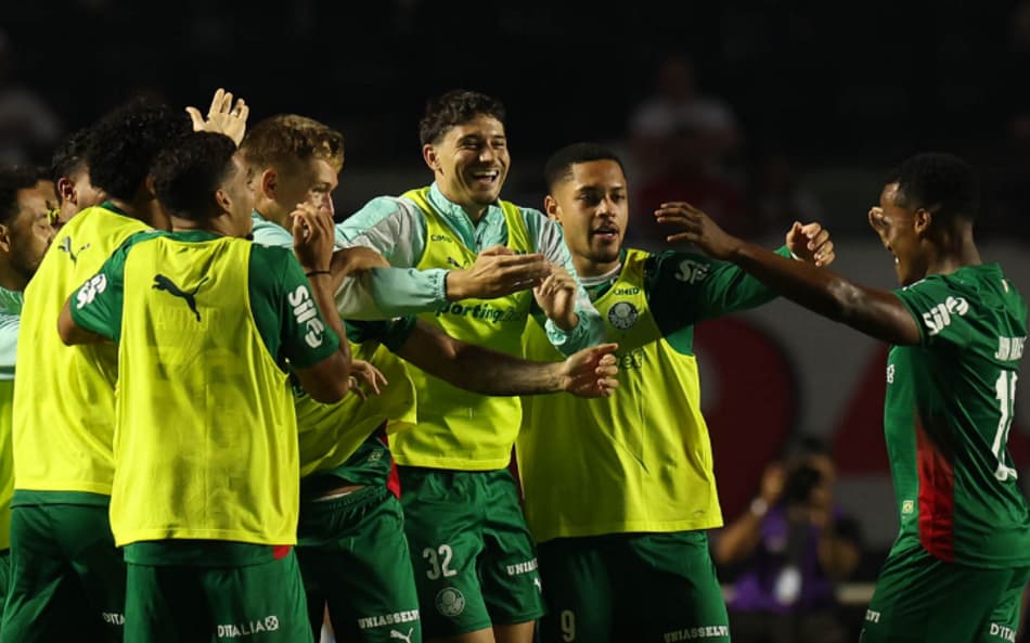 Jogadores do Palmeiras celebram gol marcado