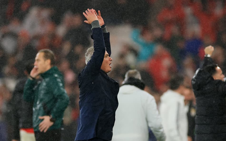 José Mourinho é treinador do Benfica (Foto: PATRICIA DE MELO MOREIRA / AFP)