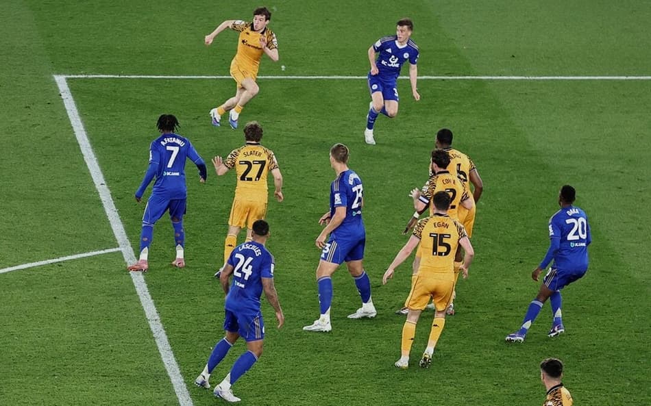 Campeão da Premier League é rebaixado à terceira divisão