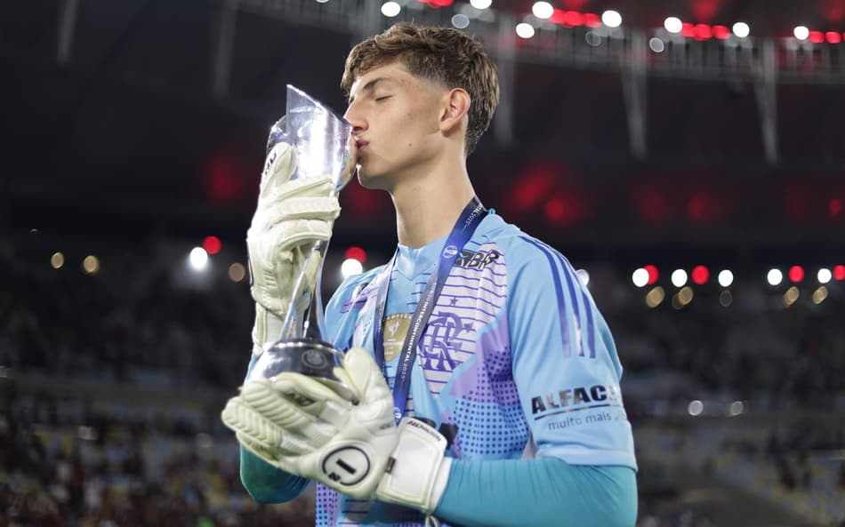 Léo Nannetti comemora título Mundial (Foto: Gilvan de Souza/Flamengo)