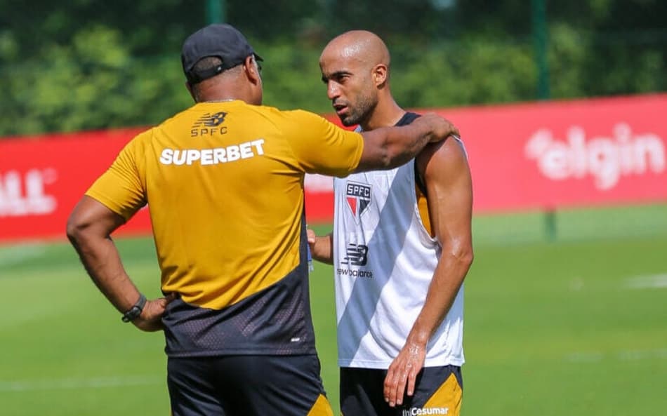 São Paulo tem novidade com Lucas Moura em treino