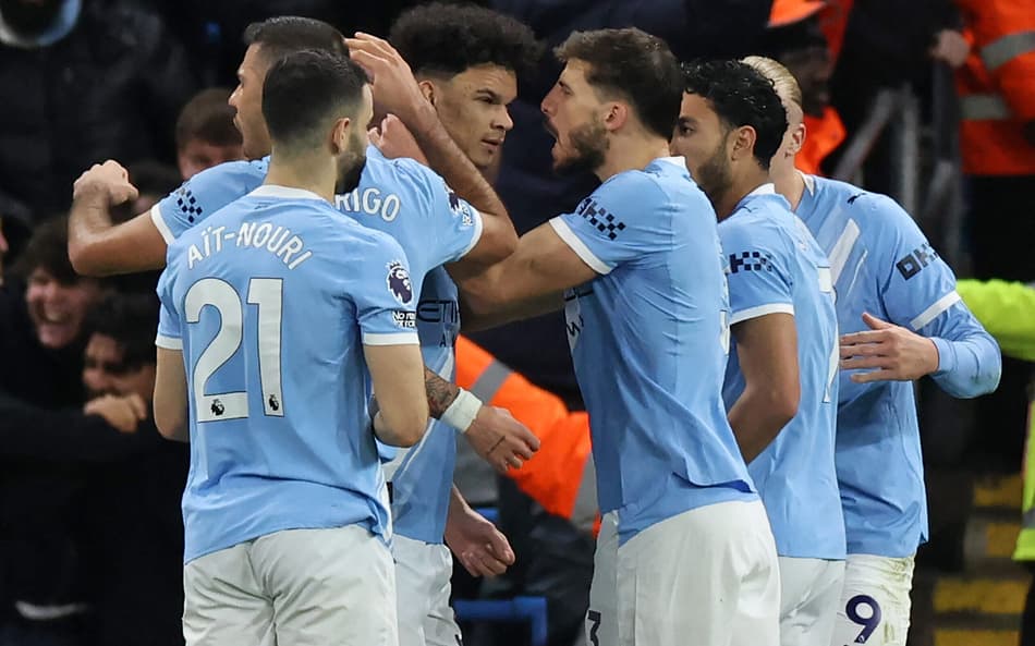 Pela Premier League, o Manchester City venceu o Newcastle por 2 a 1 (Foto: Darren Staples / AFP)