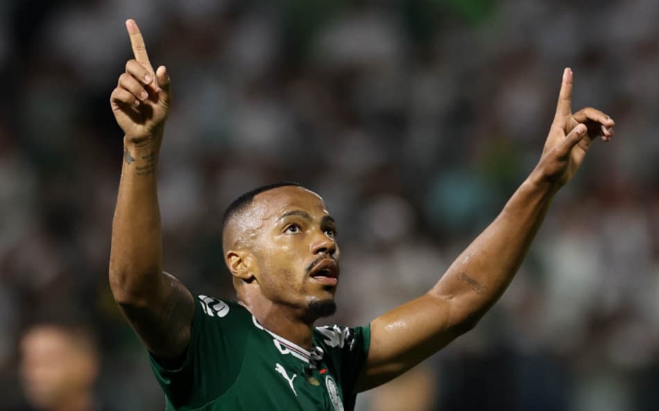 Marlon Freitas celebra gol marcado pelo Palmeiras