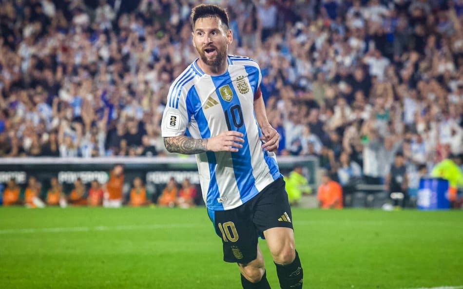 Buenos Aires, Argentina, MAS Monumental Stadium L. Messi (10) Captain of Argentina – FIFA World Cup 2026 Qualifier – Argentina v Bolivia – MAS Monumental Stadium Tue 15 Oct 2024 (Patricia Perez Ferraro/SPP) Credit: SPP Sport Press Photo. /Alamy Live News