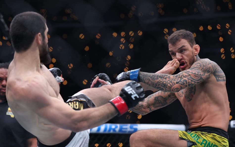 Islam Makhachev derrotou Renato Moicano no UFC 311 (Foto: Harry How/Getty Images/AFP)
