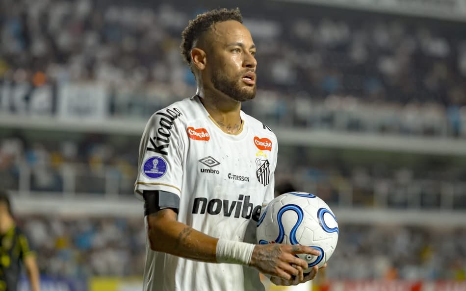 Reação de Neymar com torcedores do Santos divide opiniões após empate