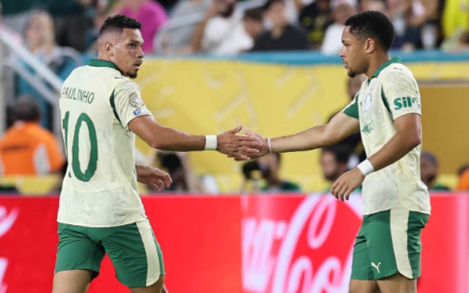 Paulinho e Vitor Roque, jogadores do Palmeiras