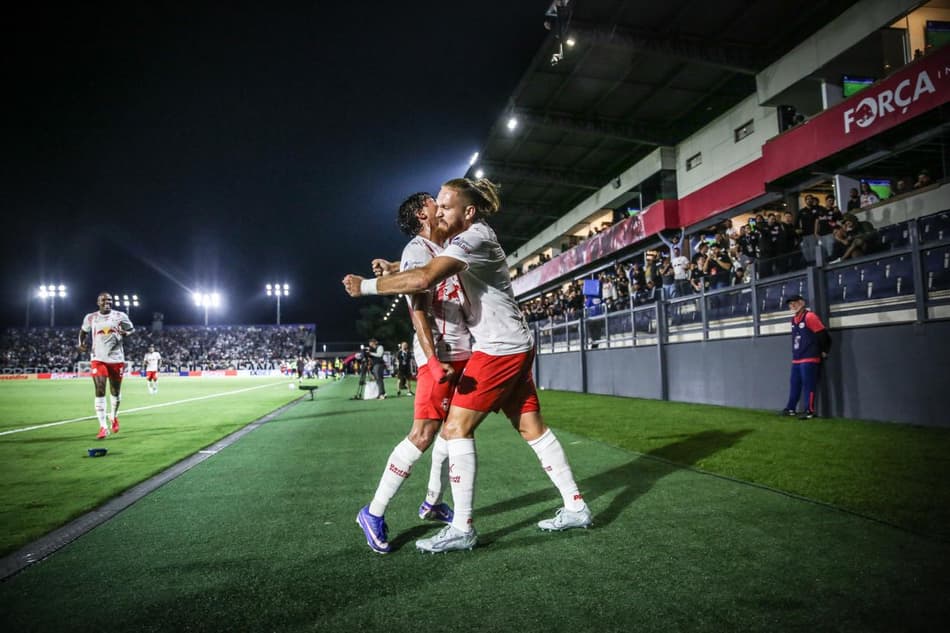 Jogadores do Red Bull Bragantino comemoram gol no Brasileirão (Foto: Ari Ferreira/Red Bull Bragantino)