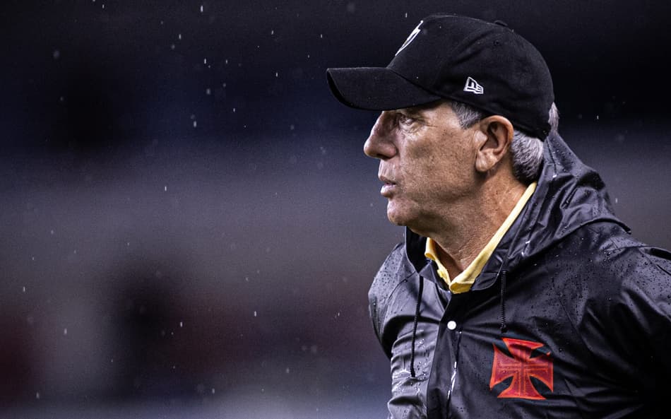 Com retorno no meio-campo, Vasco está definido para enfrentar o São Paulo; veja a escalação