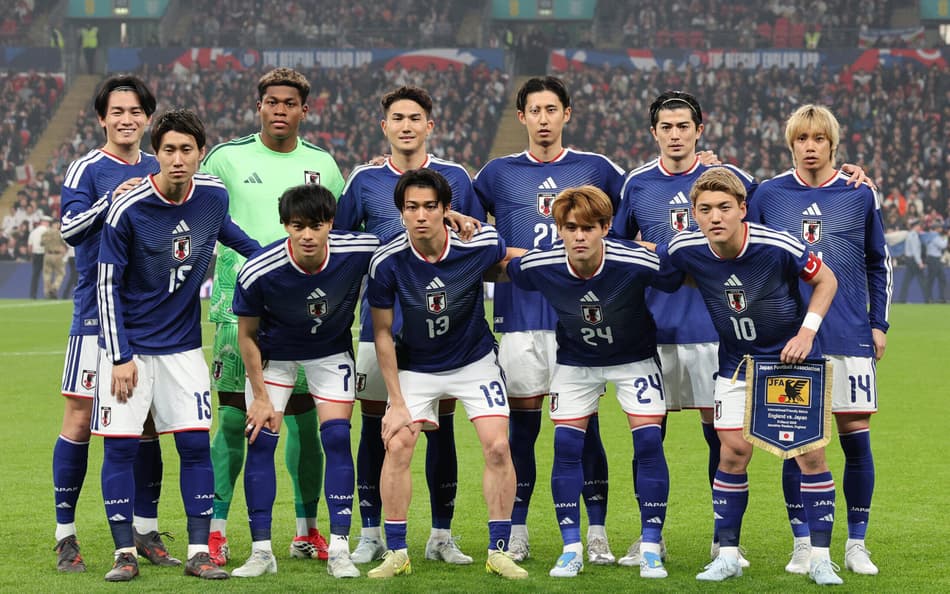 Seleção do Japão perfilada antes de amistoso contra a Inglaterra